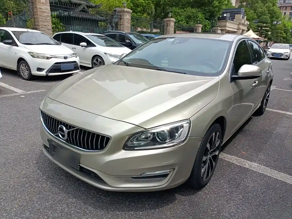 Volvo S60 — фото 2