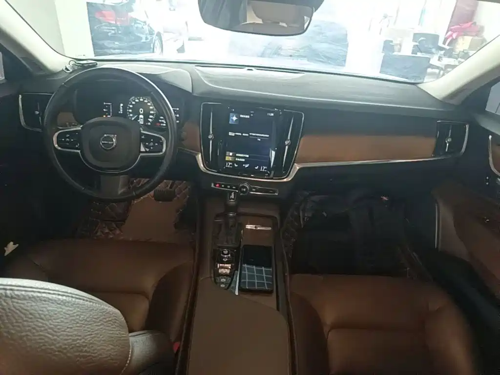 Volvo S90 — фото 10