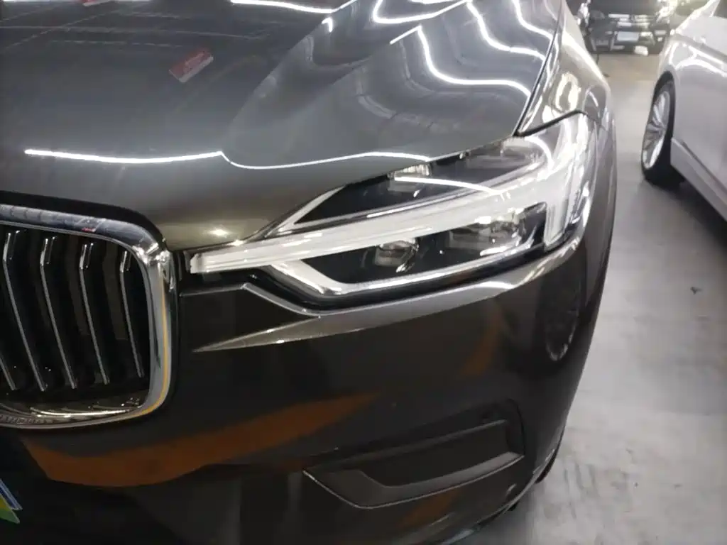 Volvo XC60 — фото 24
