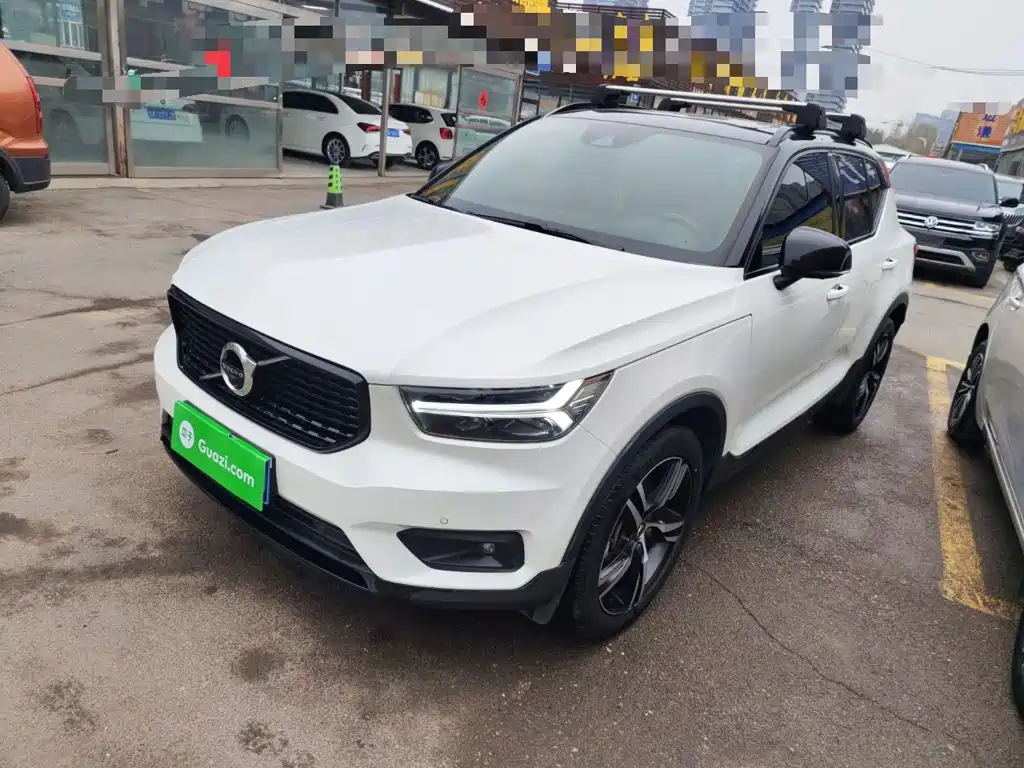 Volvo XC40 — фото 2