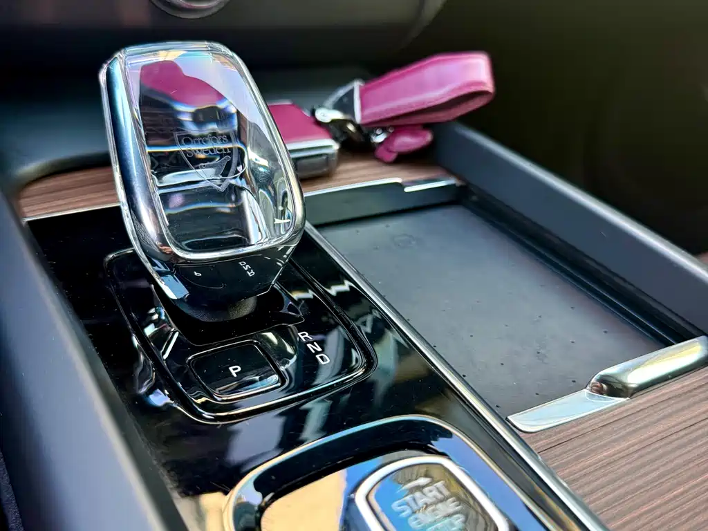 Volvo XC60 — фото 13