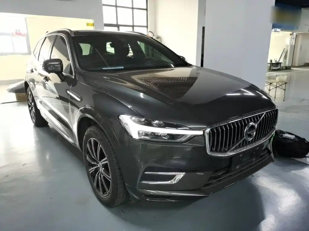 Volvo XC60 — фото 4