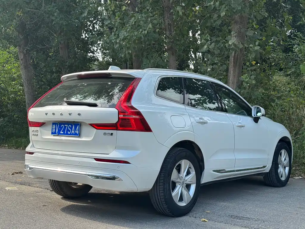 Volvo XC60 — фото 9