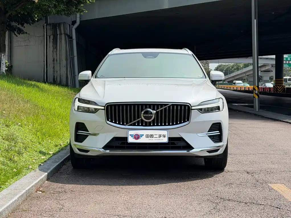 Volvo XC60 — фото 2