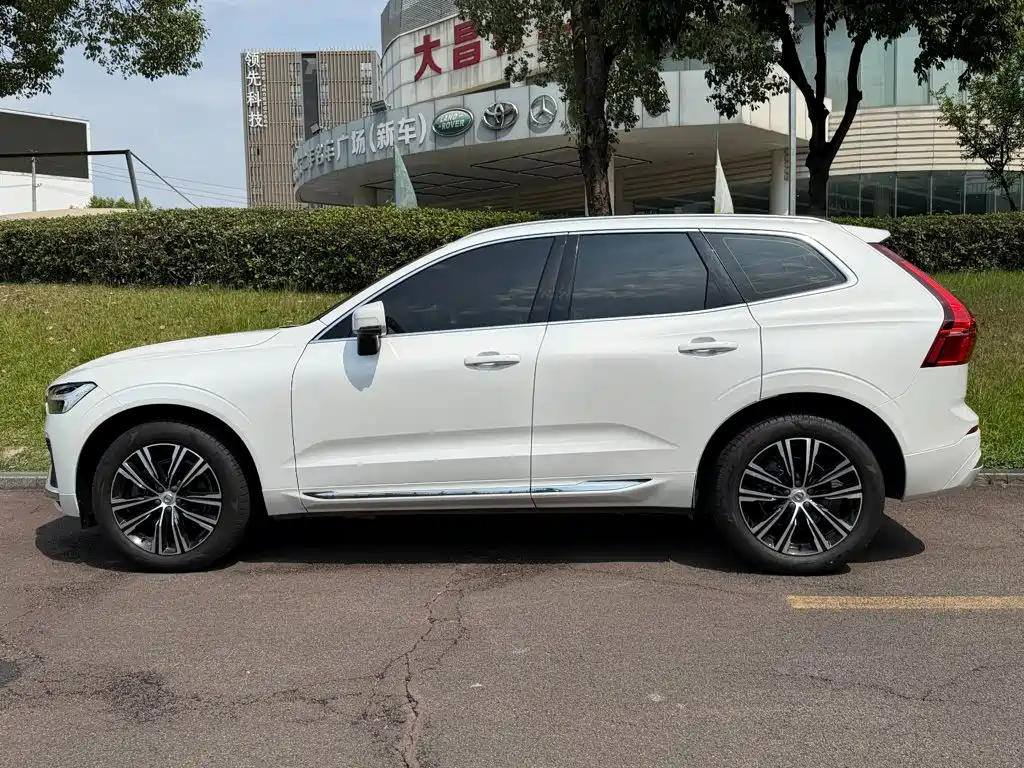 Volvo XC60 — фото 3