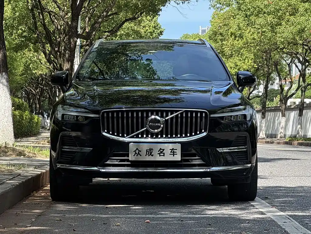 Volvo XC60 — фото 2