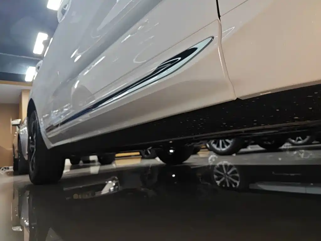 Volvo XC60 — фото 19
