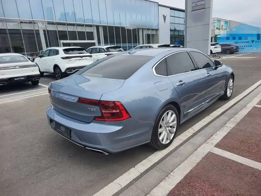 Volvo S90 — фото 7