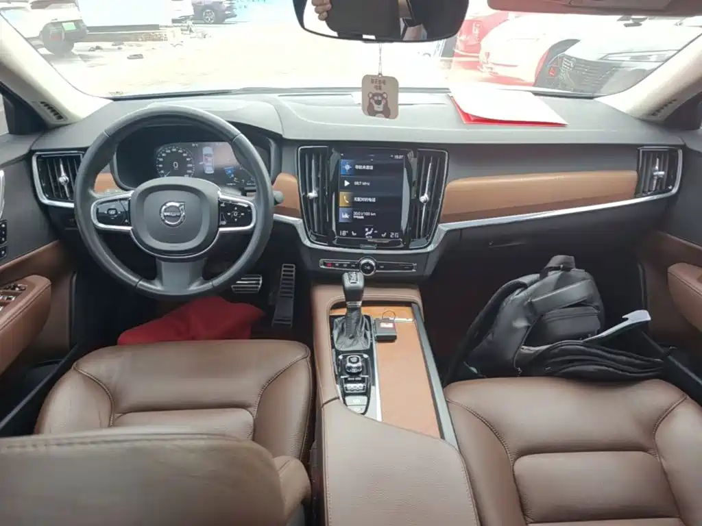 Volvo S90 — фото 10