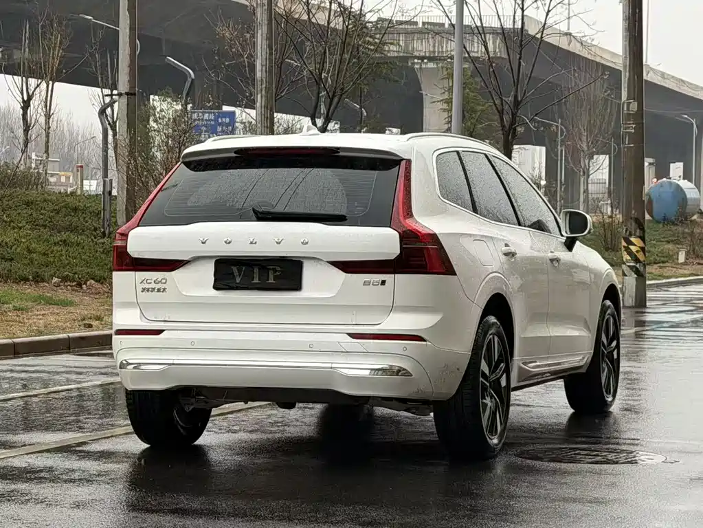 Volvo XC60 — фото 4