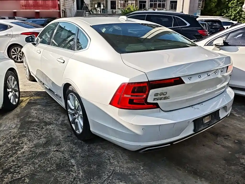 Volvo S90 — фото 5