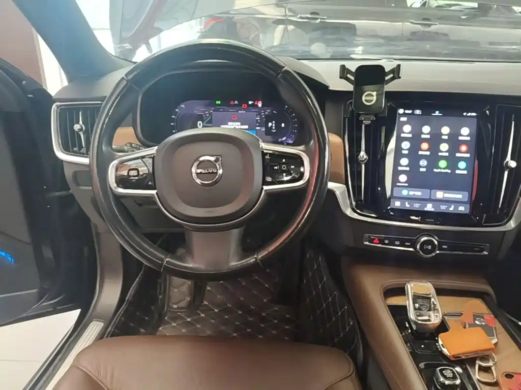 Volvo S90 — фото 11