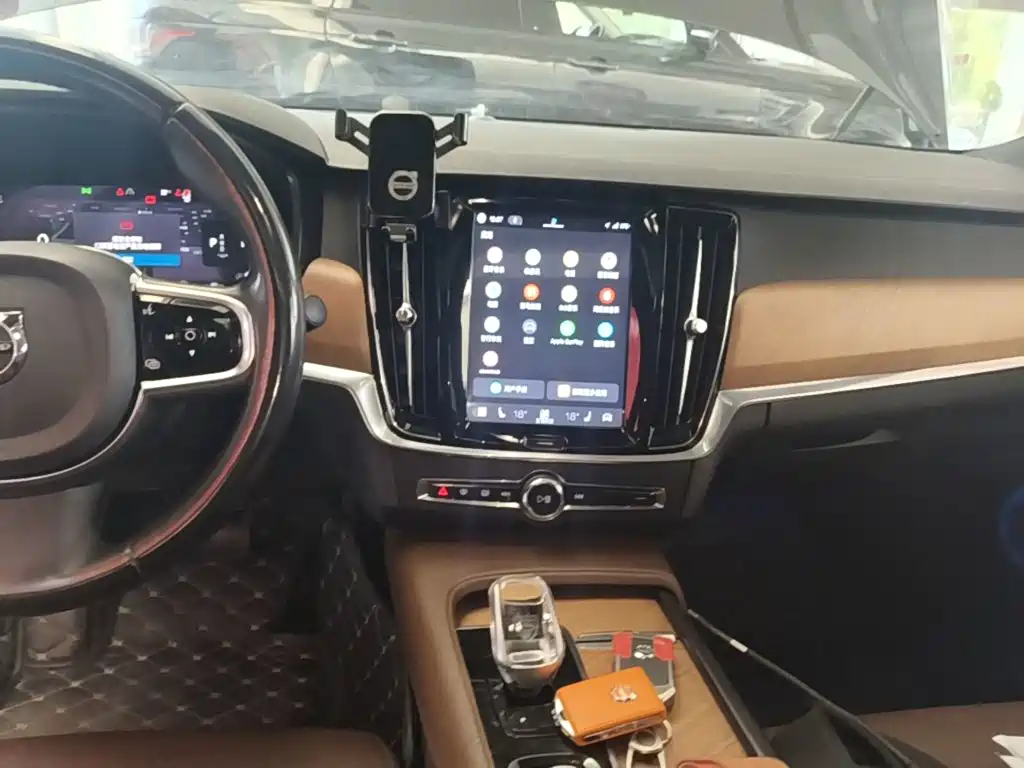 Volvo S90 — фото 13