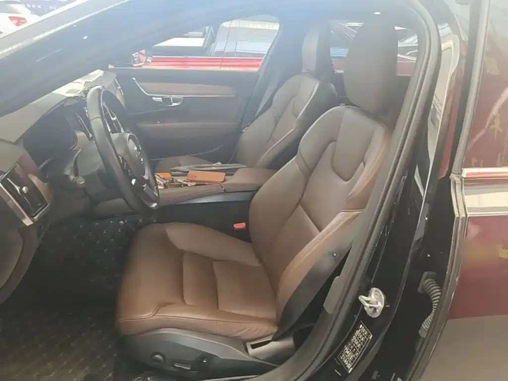 Volvo S90 — фото 15