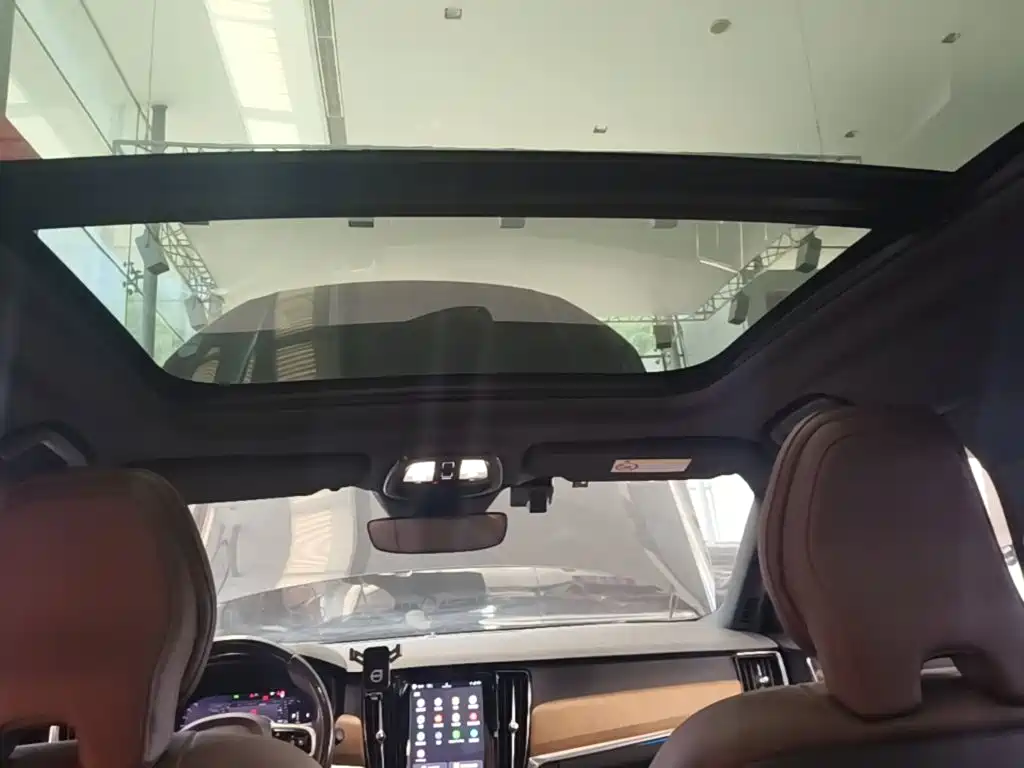 Volvo S90 — фото 18