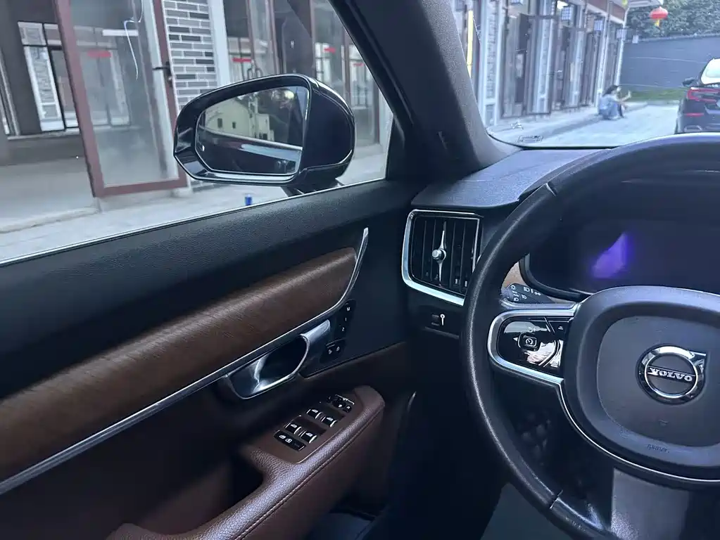 Volvo S90 — фото 14