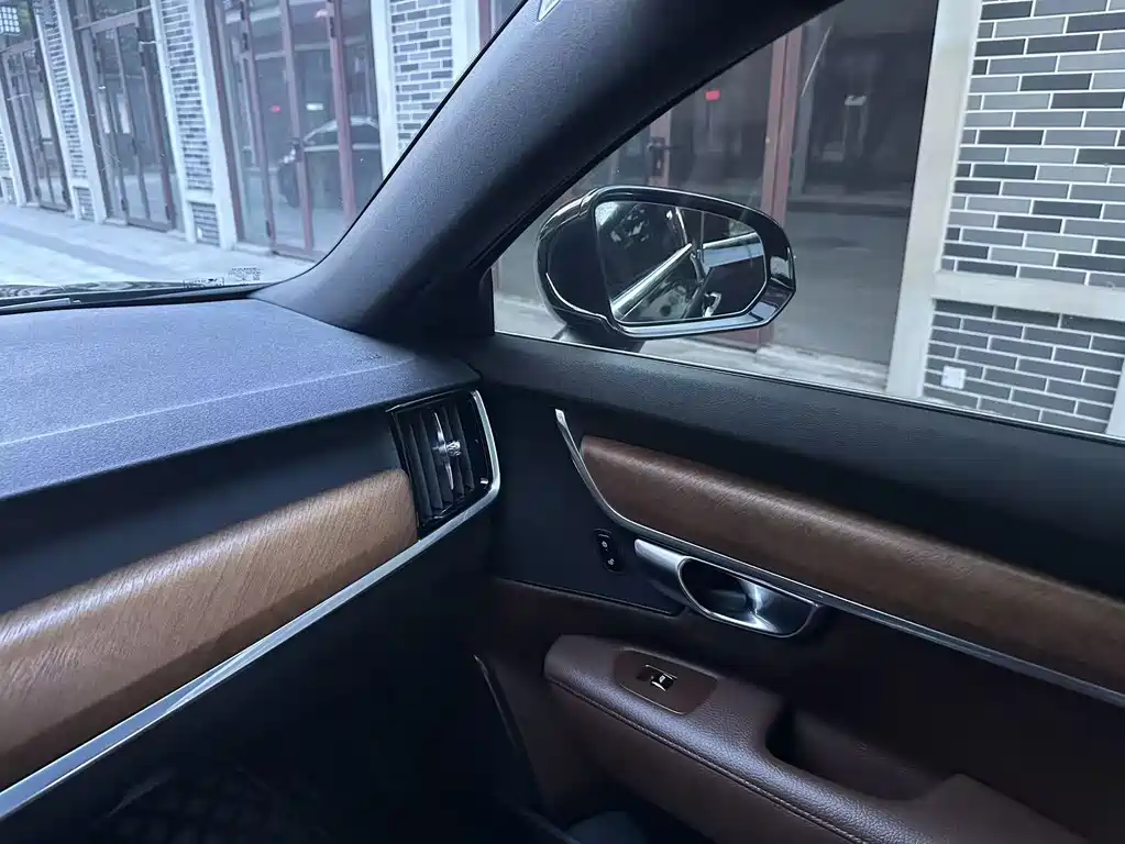 Volvo S90 — фото 15