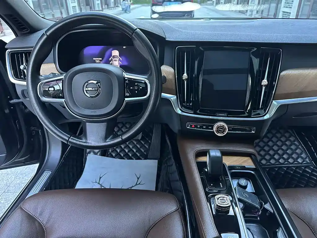 Volvo S90 — фото 10
