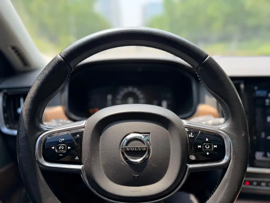 Volvo S90 — фото 9