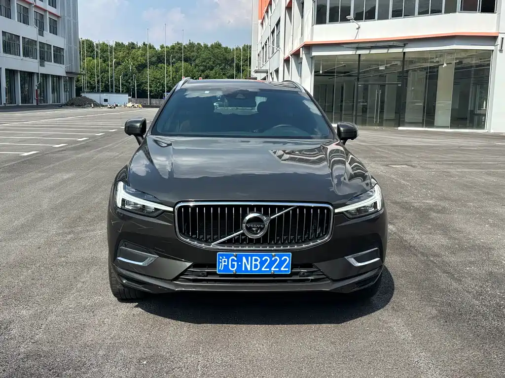 Volvo XC60 — фото 2