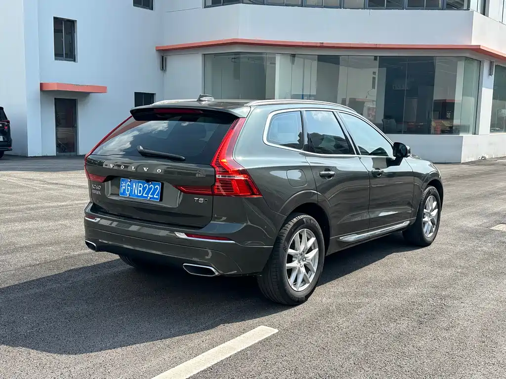Volvo XC60 — фото 4