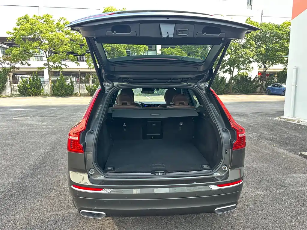 Volvo XC60 — фото 33