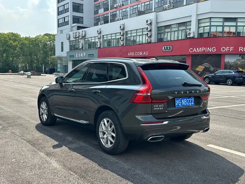 Volvo XC60 — фото 6