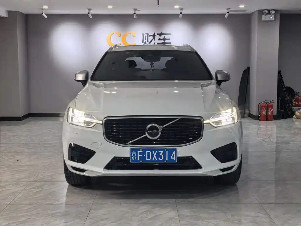 Volvo XC60 — фото 2