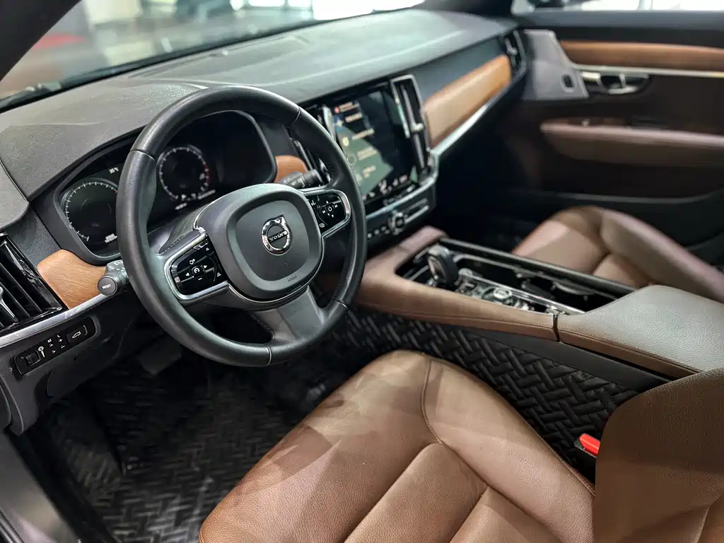 Volvo S90 — фото 8