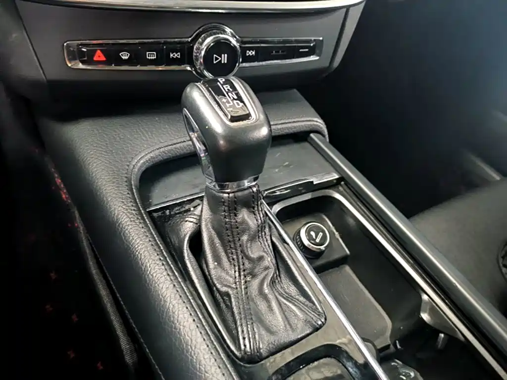 Volvo S90 — фото 14