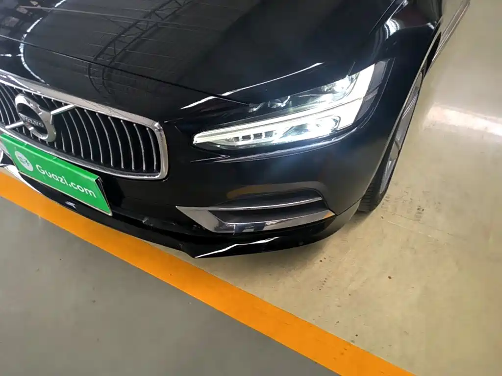 Volvo S90 — фото 24