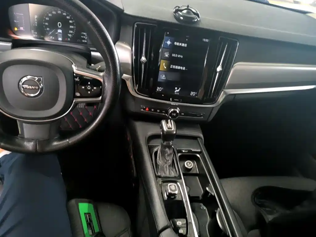 Volvo S90 — фото 10