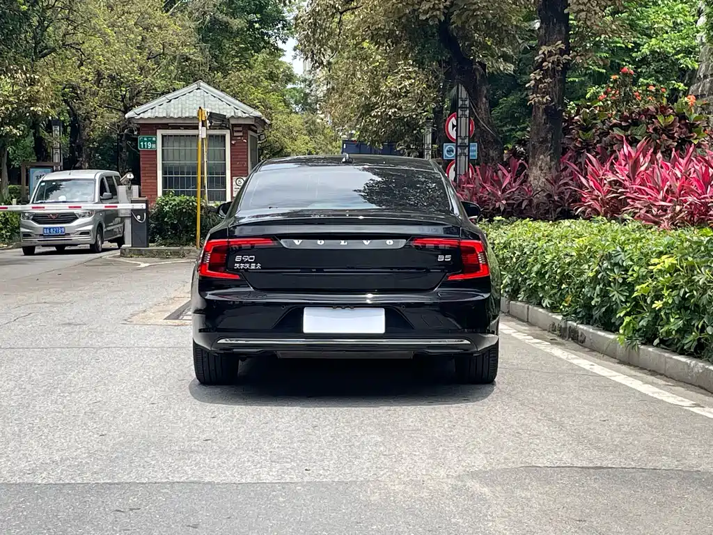 Volvo S90 — фото 4