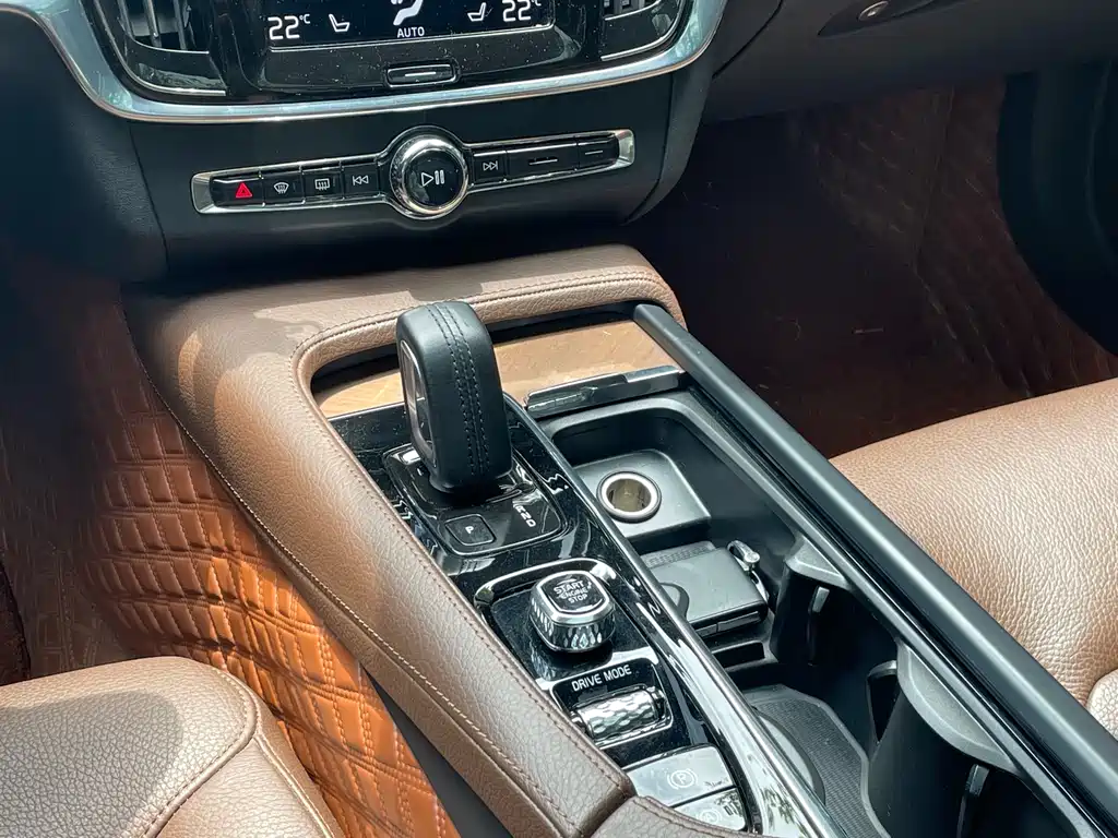 Volvo S90 — фото 9