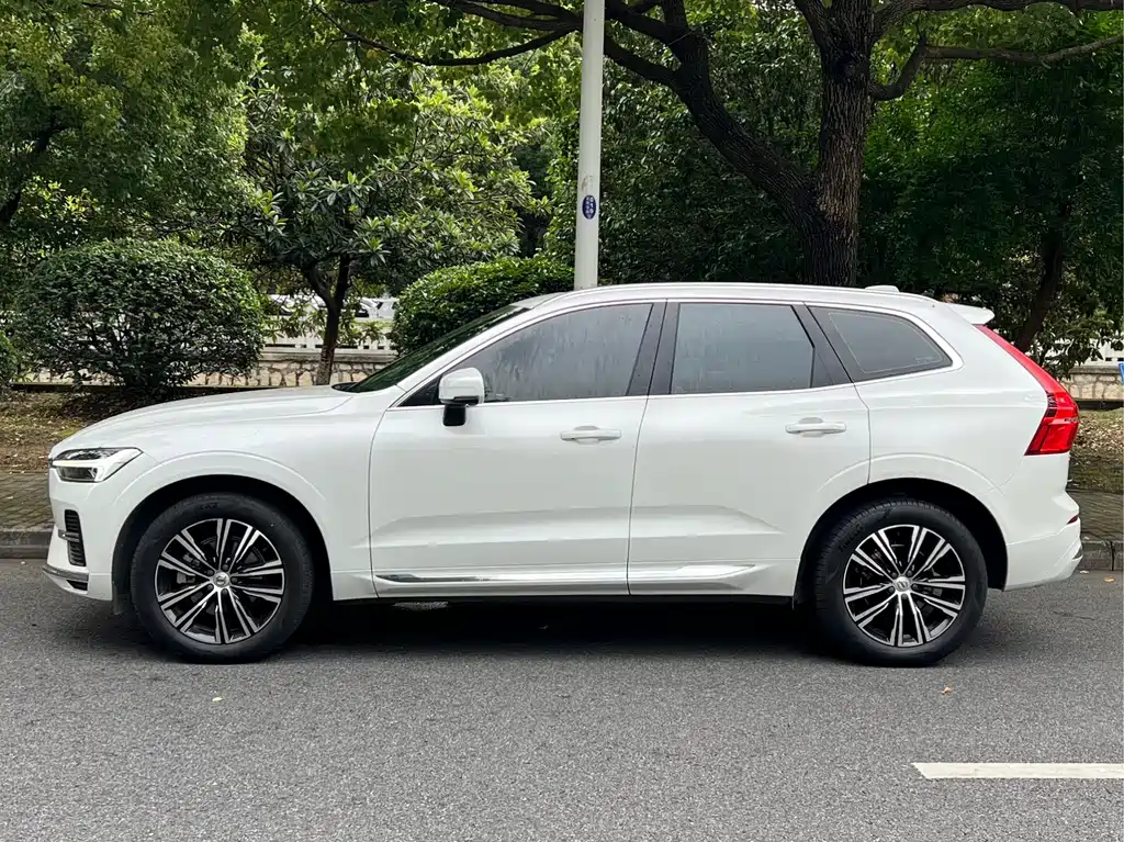 Volvo XC60 — фото 3