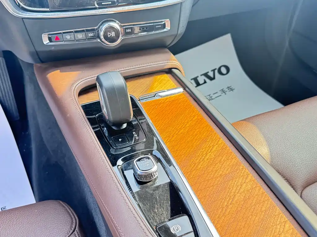 Volvo S90 — фото 9