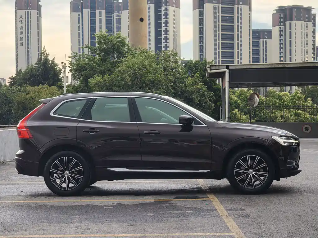 Volvo XC60 — фото 4