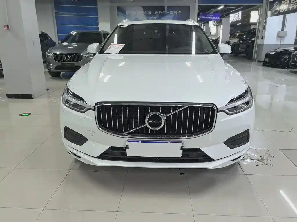 Volvo XC60 — фото 2