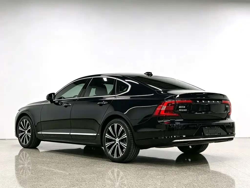 Volvo S90 — фото 3