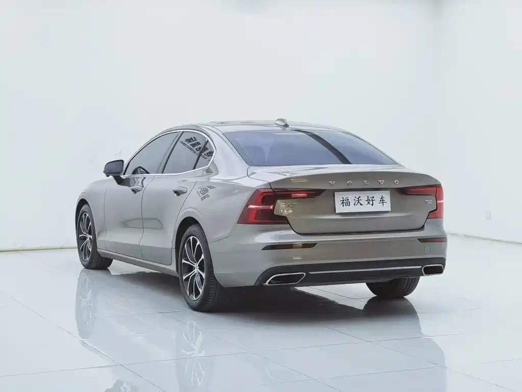 Volvo S60 — фото 32