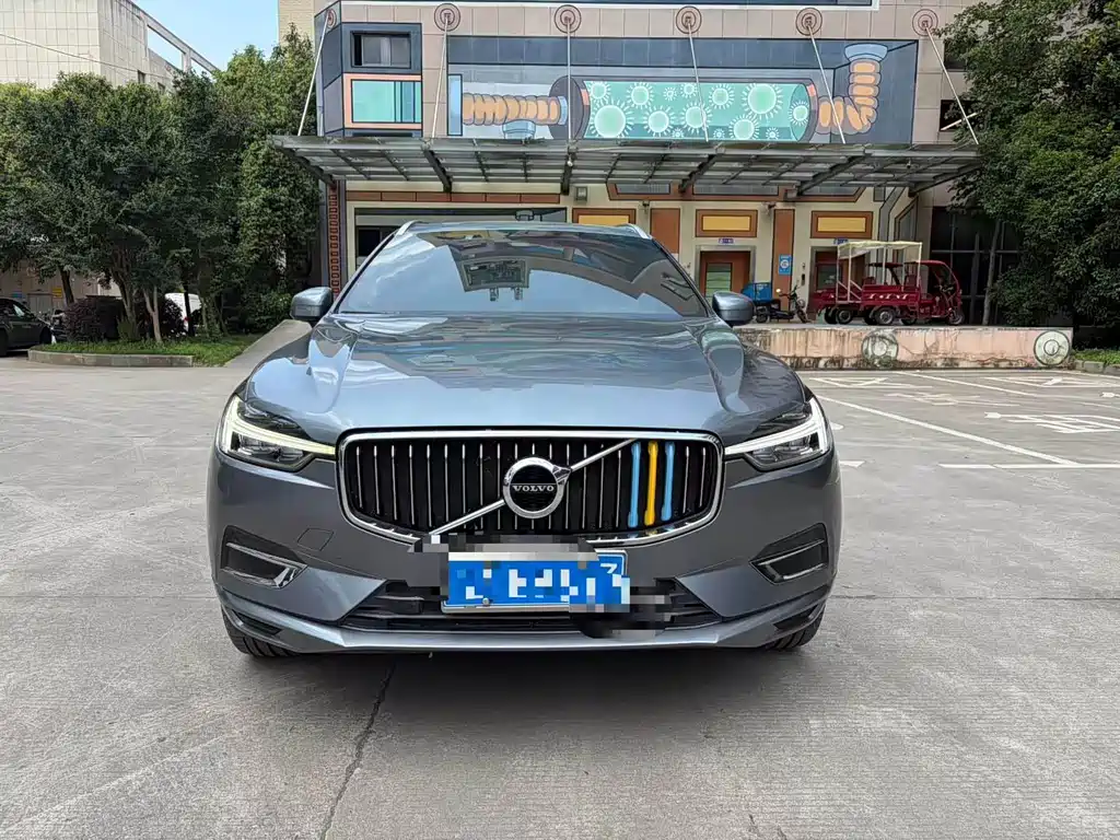 Volvo XC60 — фото 2