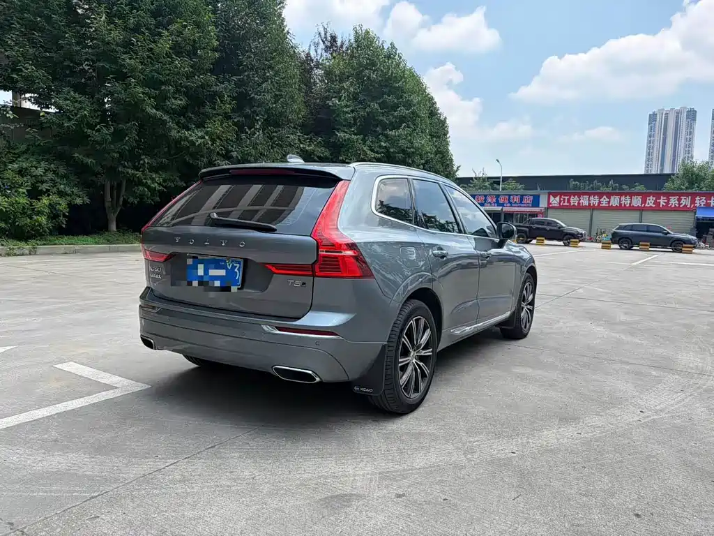 Volvo XC60 — фото 4