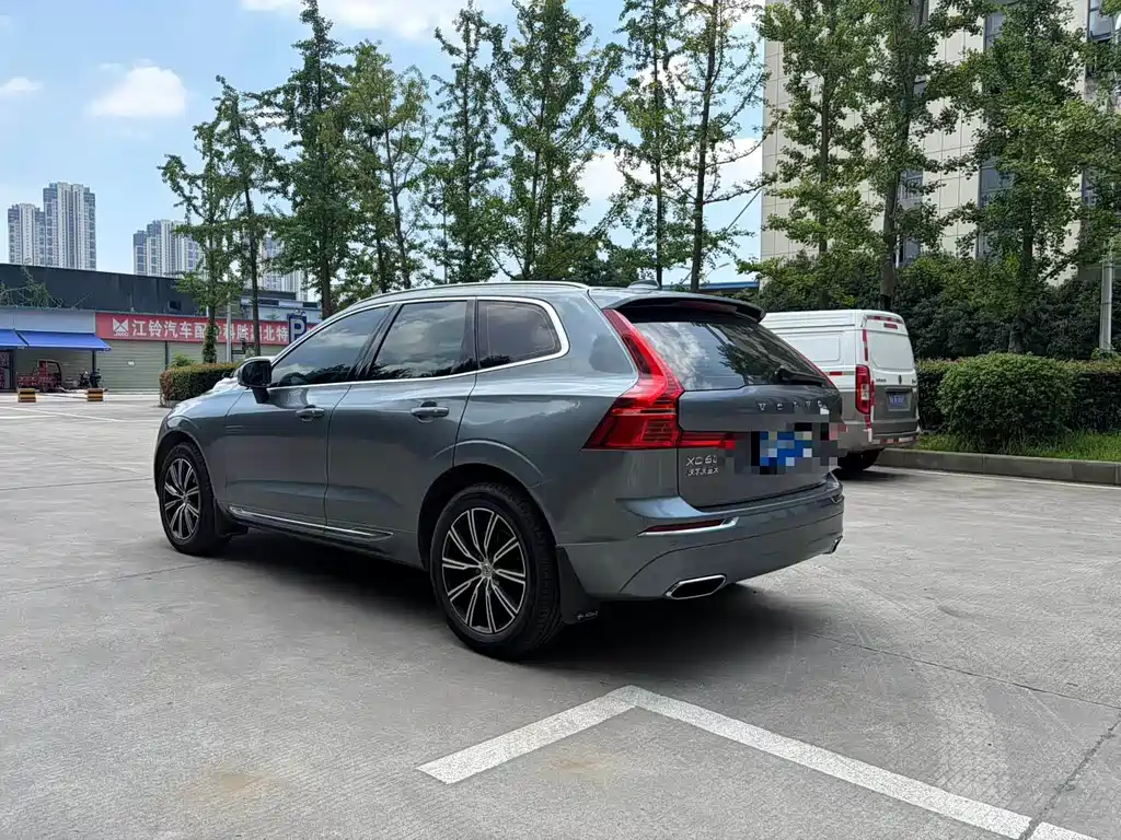 Volvo XC60 — фото 6