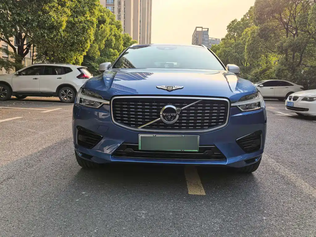 Volvo XC60 PHEV — фото 2