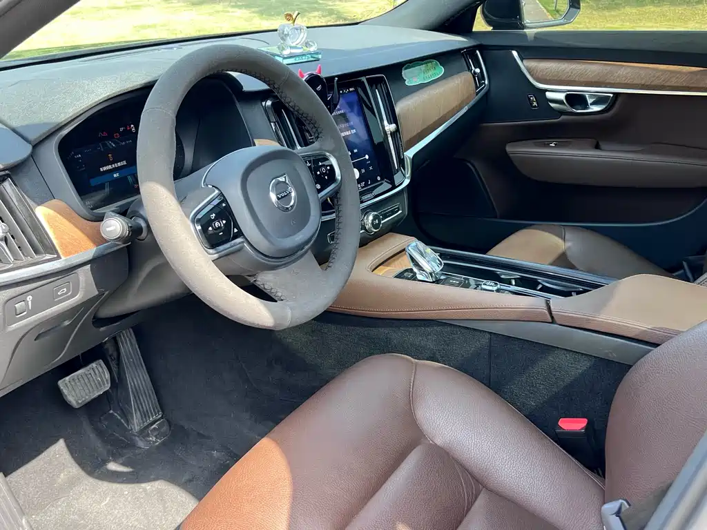 Volvo S90 — фото 3