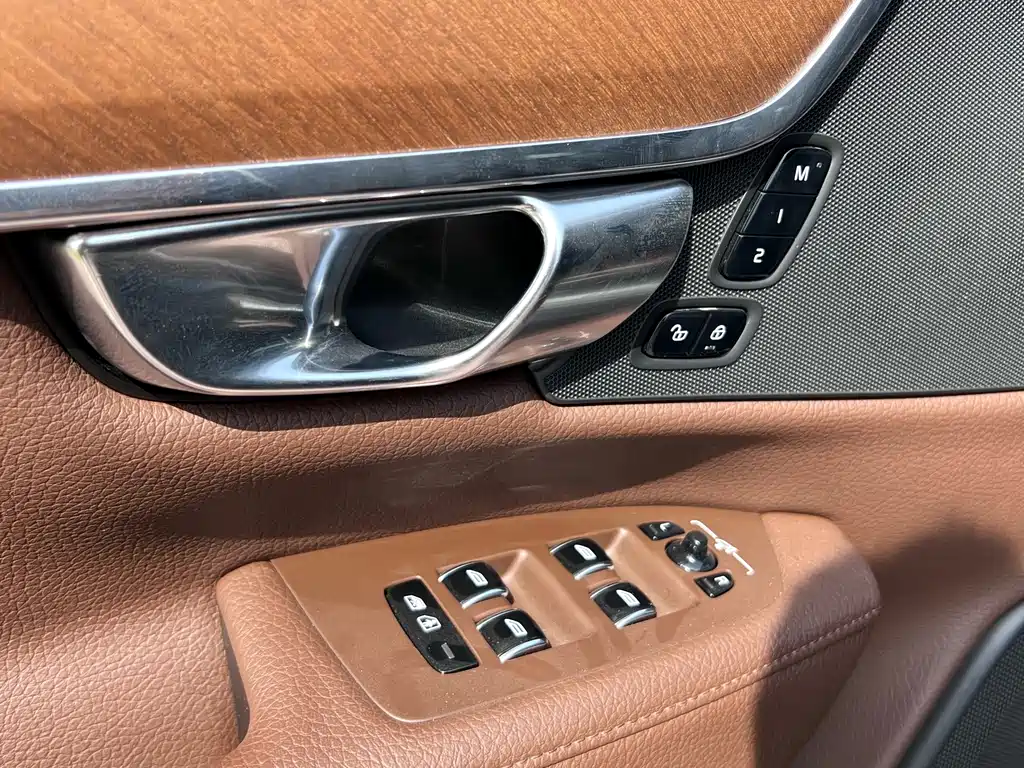 Volvo S90 — фото 4