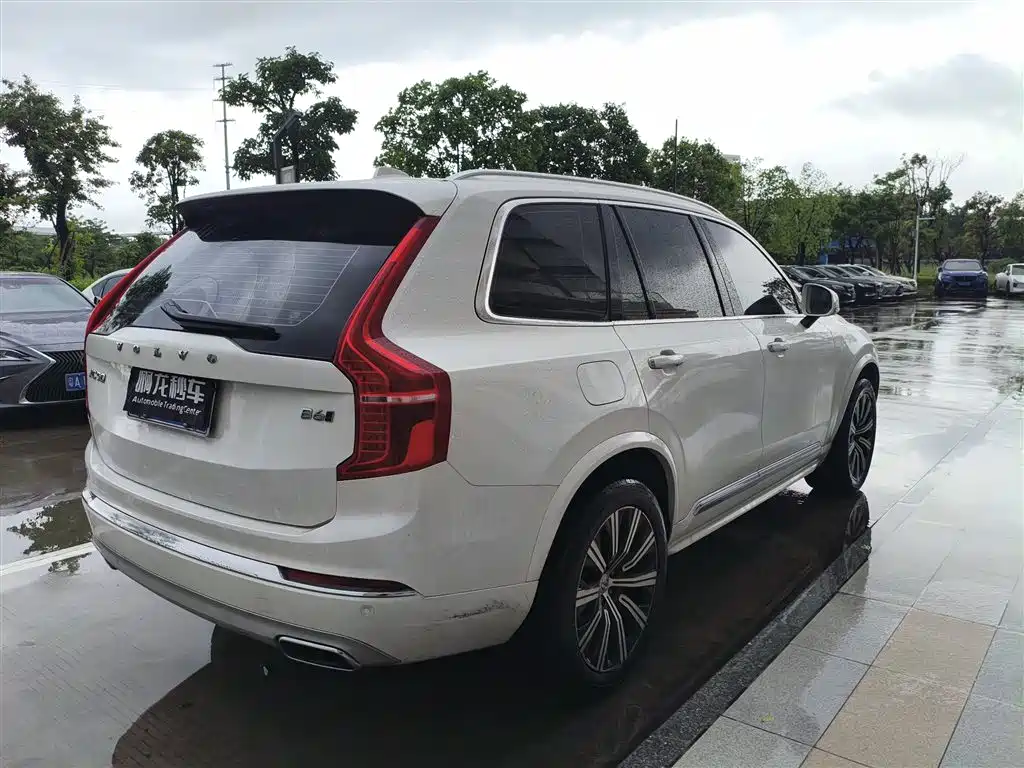 Volvo XC90 — фото 7