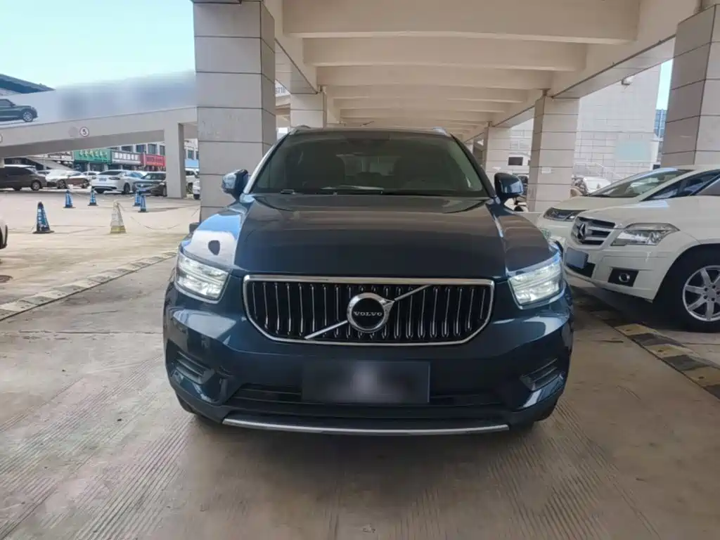 Volvo XC40 — фото 3