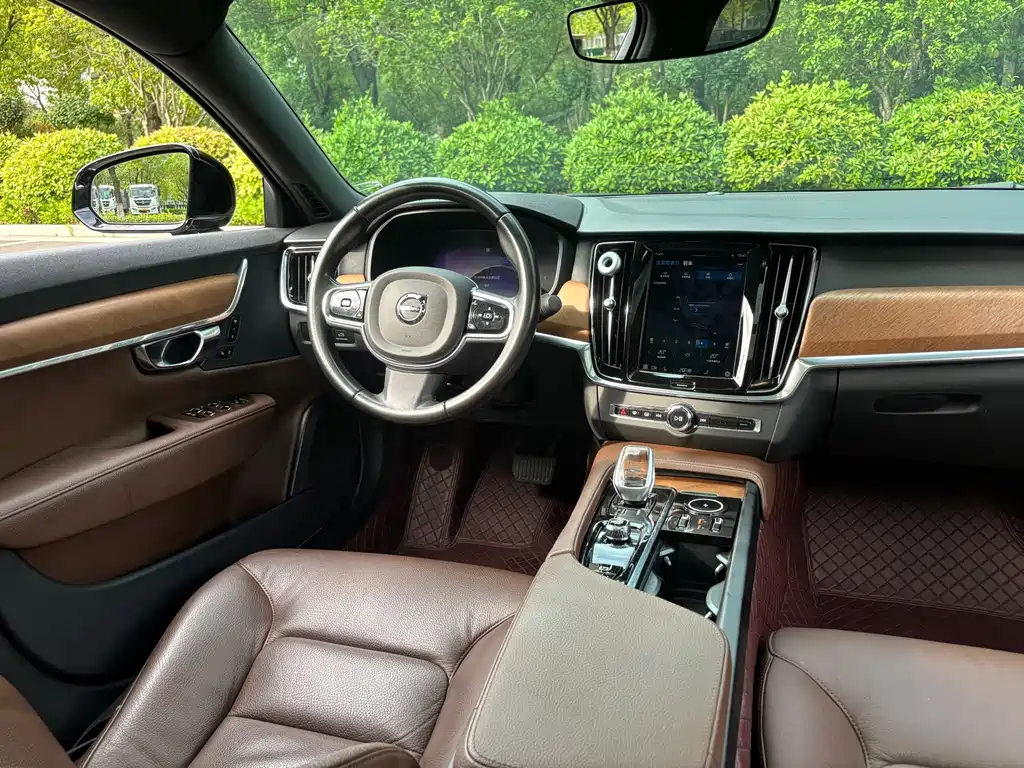 Volvo S90 — фото 10