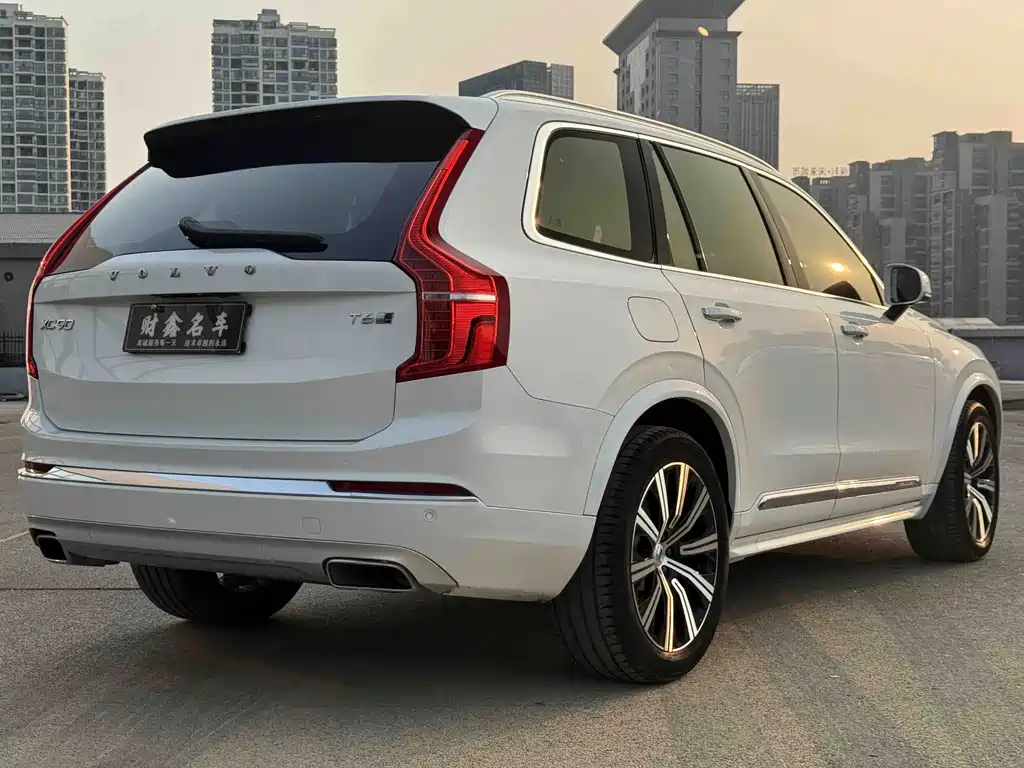 Volvo XC90 — фото 15